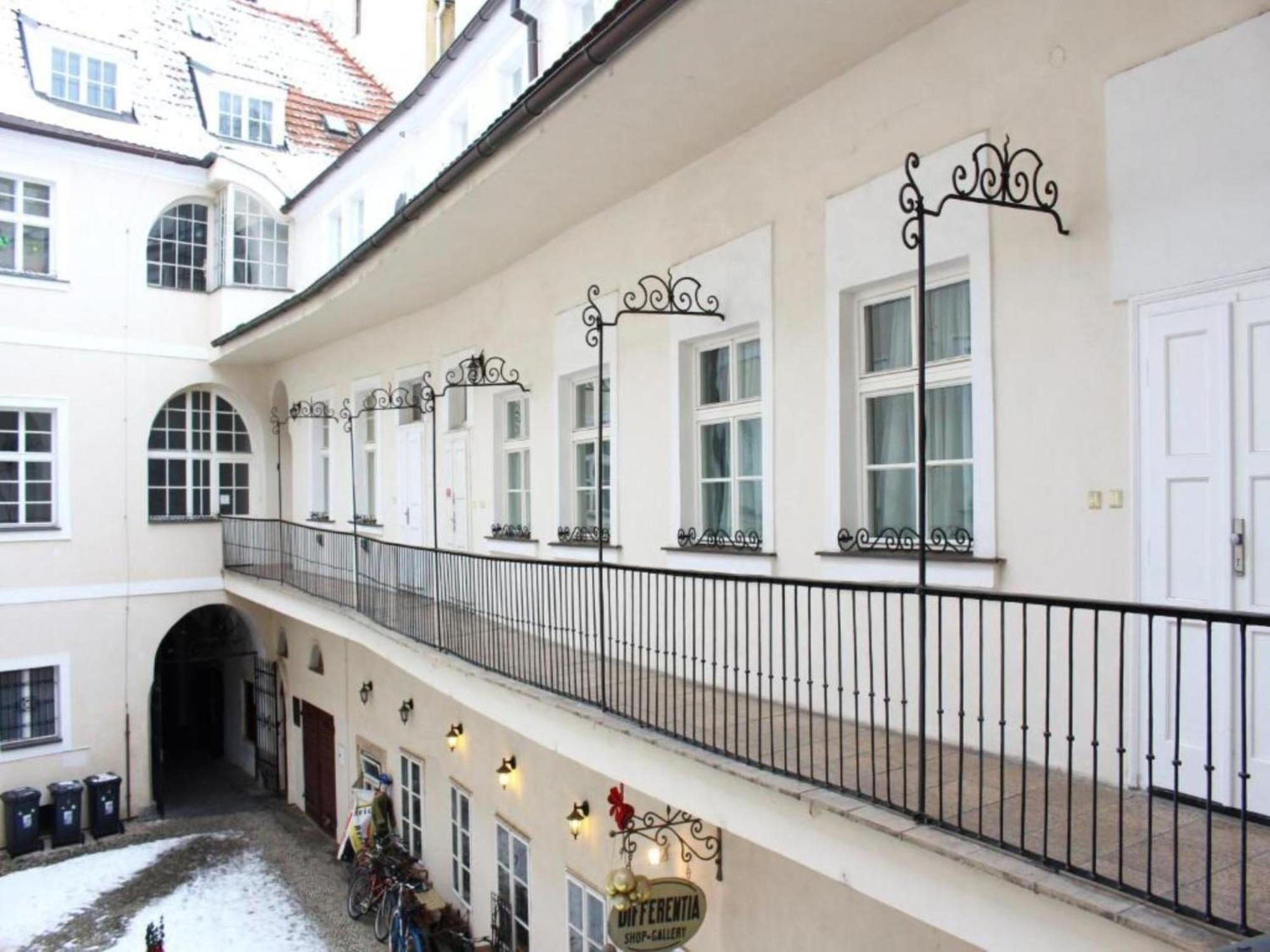 Old Town Home-2 By Interhome * Praga